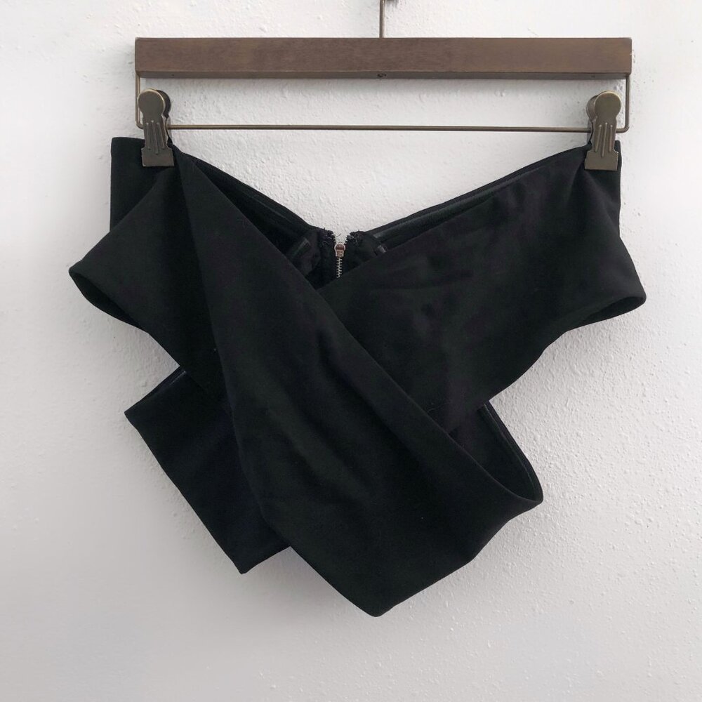 PRIVACY PLEASE Off The Shoulder‎ Crop Top Size Small